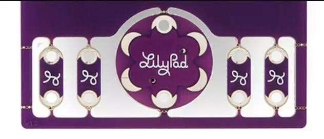 左面是插件焊盤,右面是貼片焊盤 左面是插件焊盤,右面是貼片焊盤