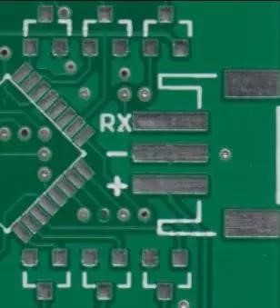 圖示PCB上大多地方沒有走線,不過有地的覆銅 圖示PCB上大多地方沒有走線,不過有地的覆銅